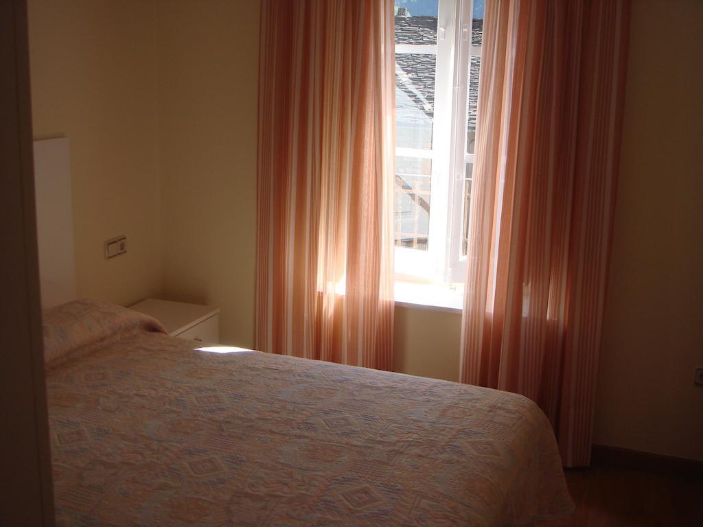 Apartamentos Valles Broto Szoba fotó