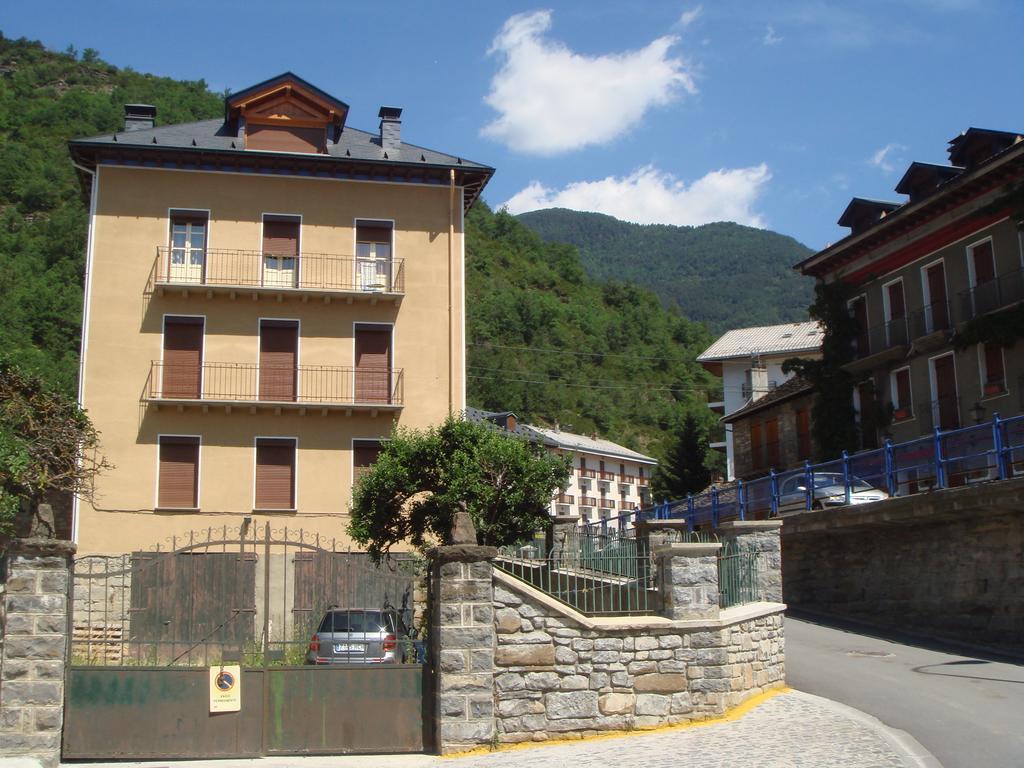 Apartamentos Valles Broto Szoba fotó